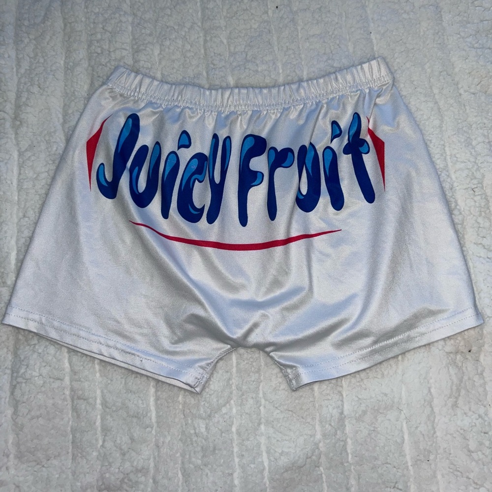 juicy fruit booty shorts size medium new